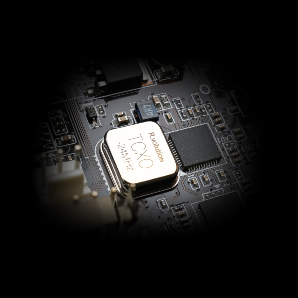 R_VOLUTION PLAYER PRO 8K TV